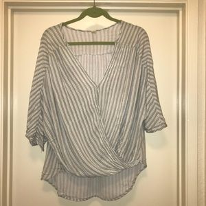 Green & White flowy 3/4 sleeve